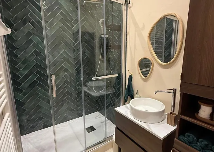 T2 Tour Des Anglais, Chu, Place Rochefoucauld Angers